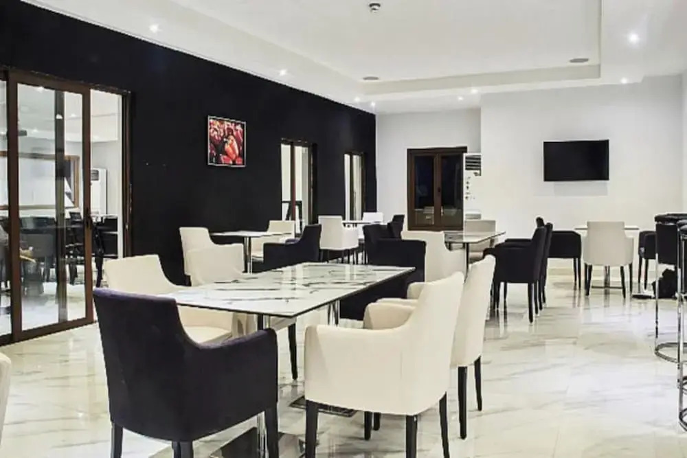 Sun Heaven Hotel Ikoyi