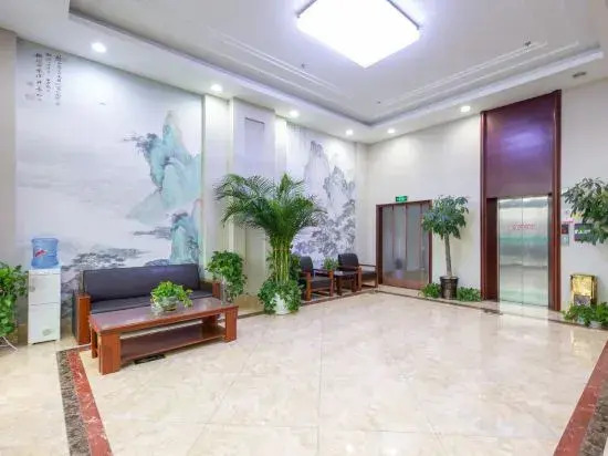 Zhenfeng Business Hotel