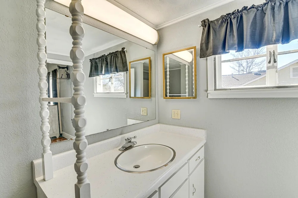 Charming Starkville Rental ~ 2 Mi to Msu!