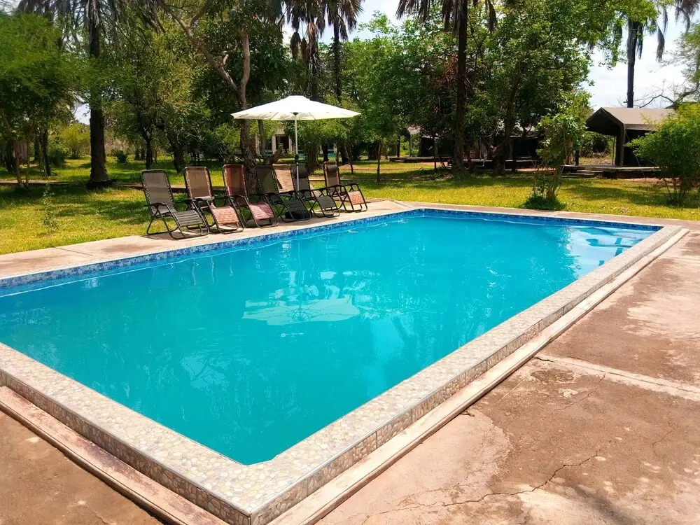 Royal South Luangwa Safaris Lodge