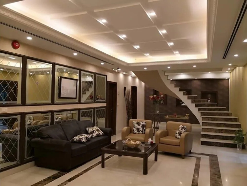 7 Days Hotel
