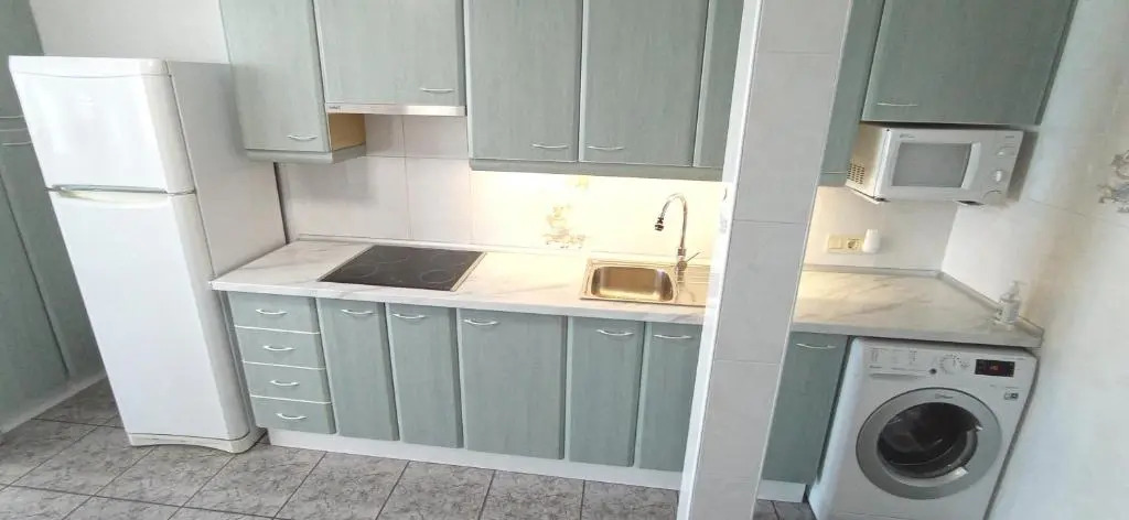 Apartamento Mediterraneo, muy centrico y comodo, soleado, con jardines y piscina, y andando a la playa, con garaje comunitario