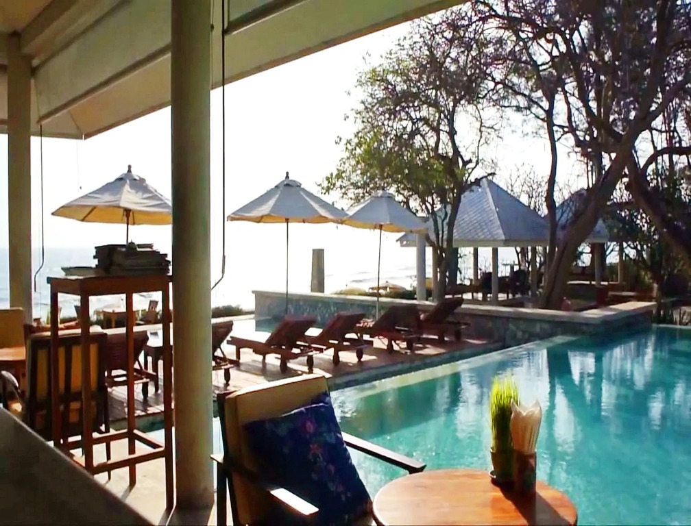 Baan Bayan Beachfront Hotel
