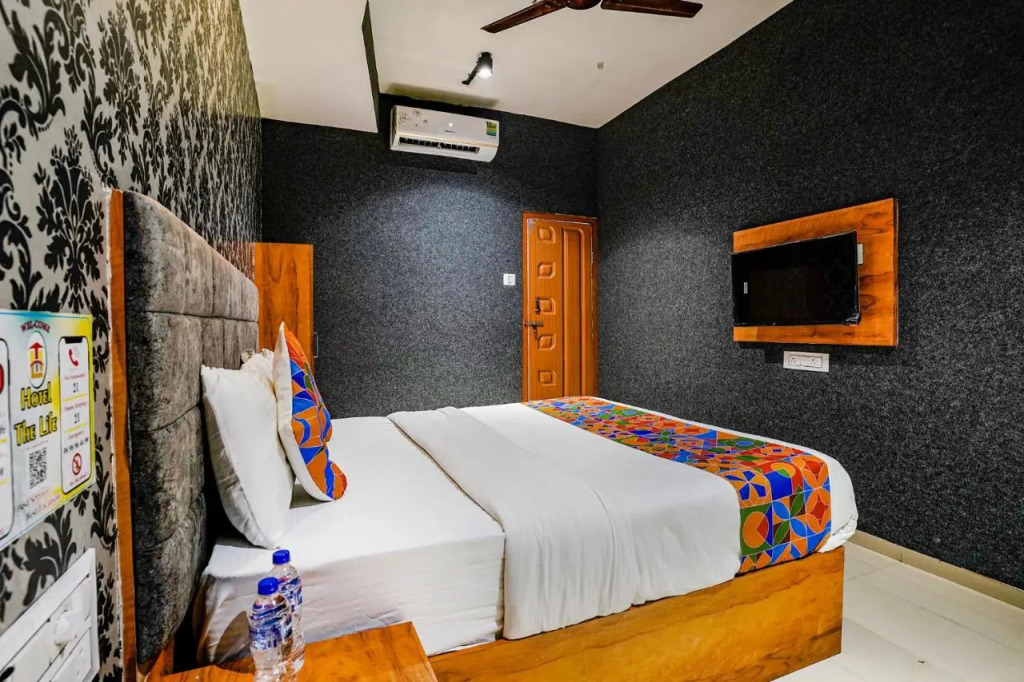 Fabhotel The Life
