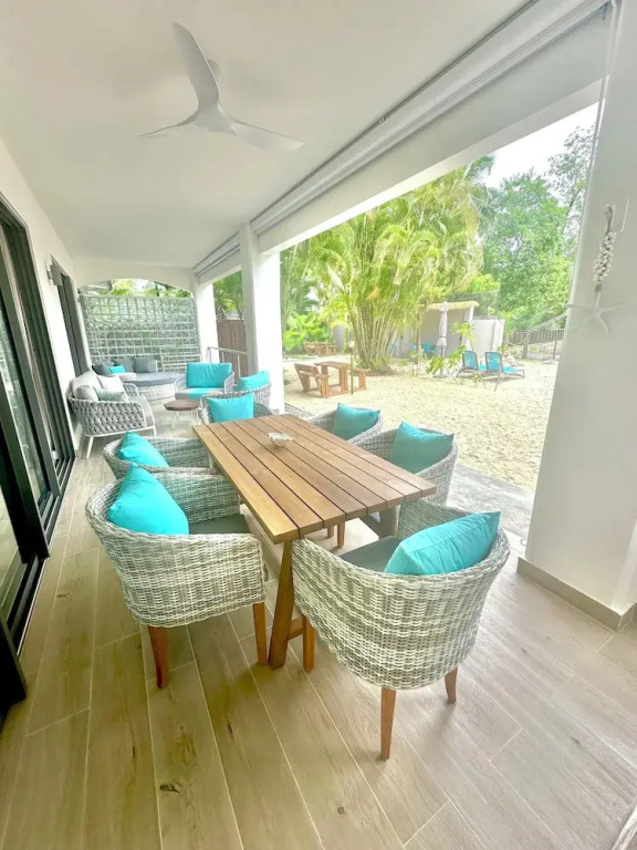 Pineapple Beach Villas