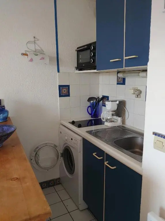 4RB86 Appartement type T2 cabine dans résidence bord de mer à Collioure