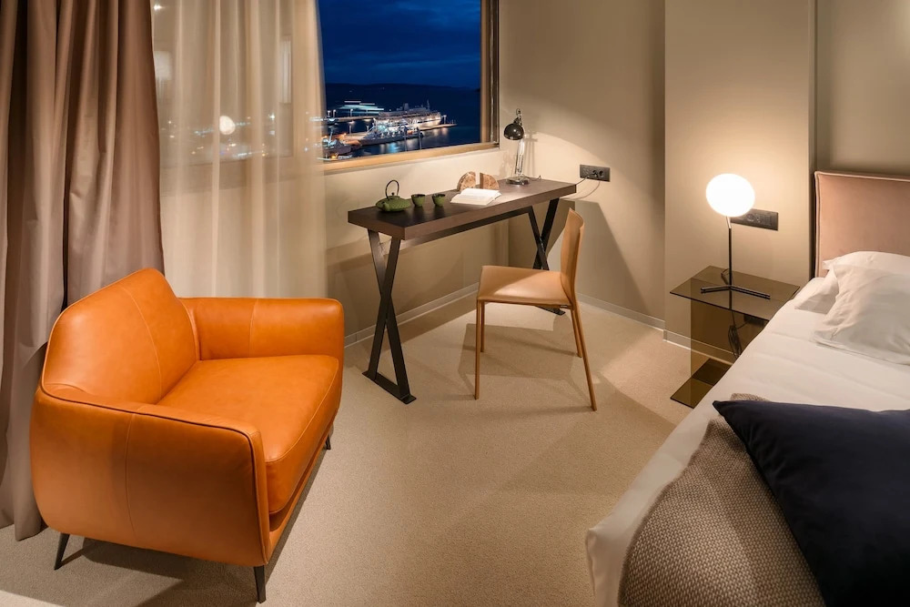 Royal Suites-Sky