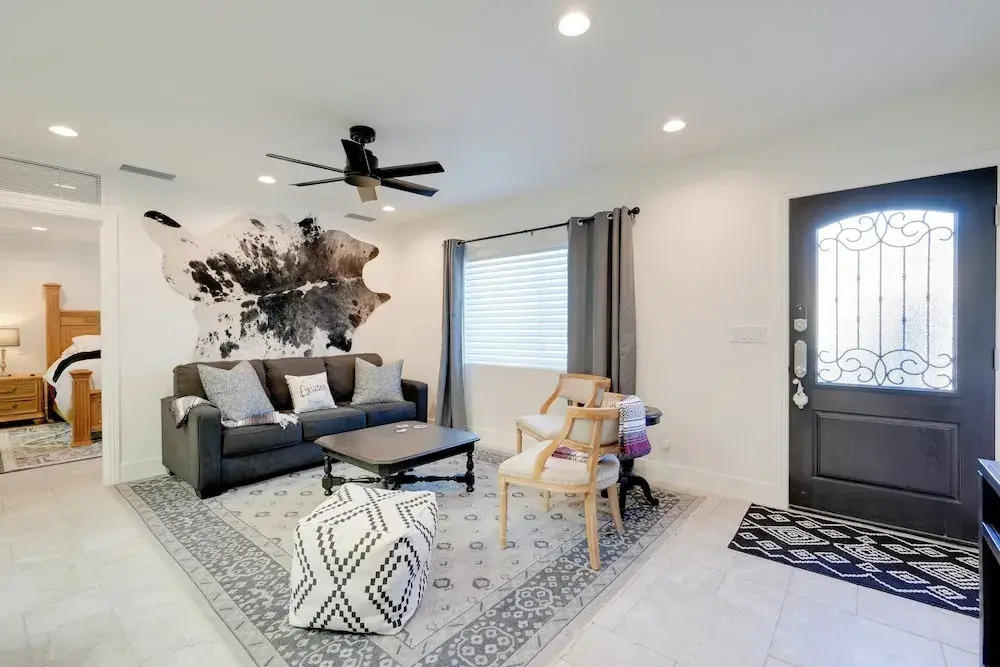 Luxe Getaway w/ Fire Pit - Near TPC Scottsdale