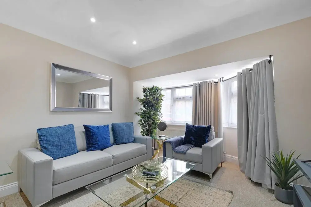 Stylish 4 Bedroom Home in Brightside Ave