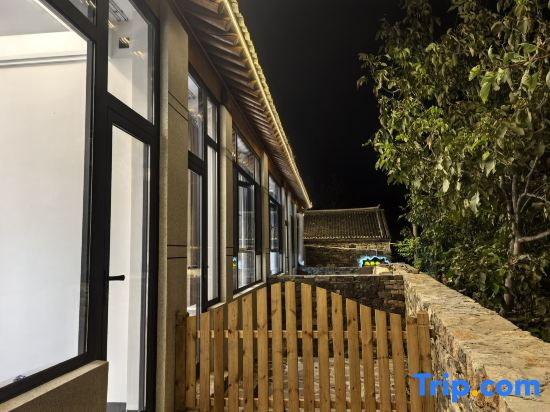 Su Xing · Yi Yang Zhai Homestay (Xijingyu Branch)