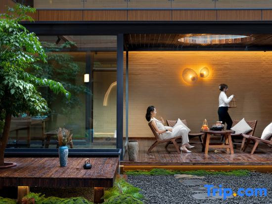 Snow Court & Songjiang Moon Wabi-Sabi Ultra-Luxury Courtyard(Harbin Zhonghua Baroque Branch)