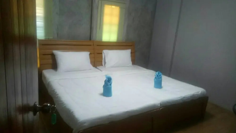 RoomQuest Amphawa Vaylasamran