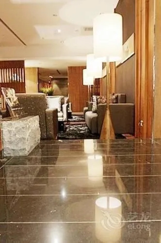 Wuhan Yuntai 6 Plus 1 Hotel