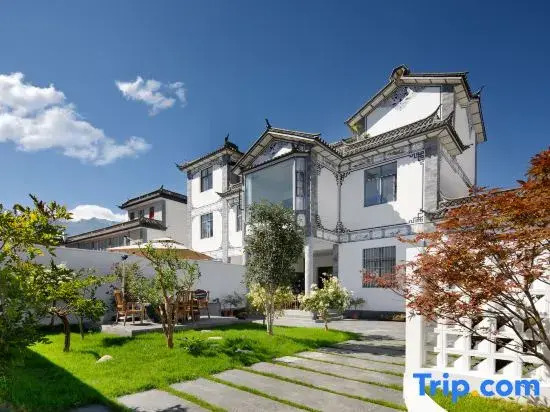 Wutong Courtyard · Villa: Bai Ethnic Aesthetics | Panoramic Cangshan View Guesthouse