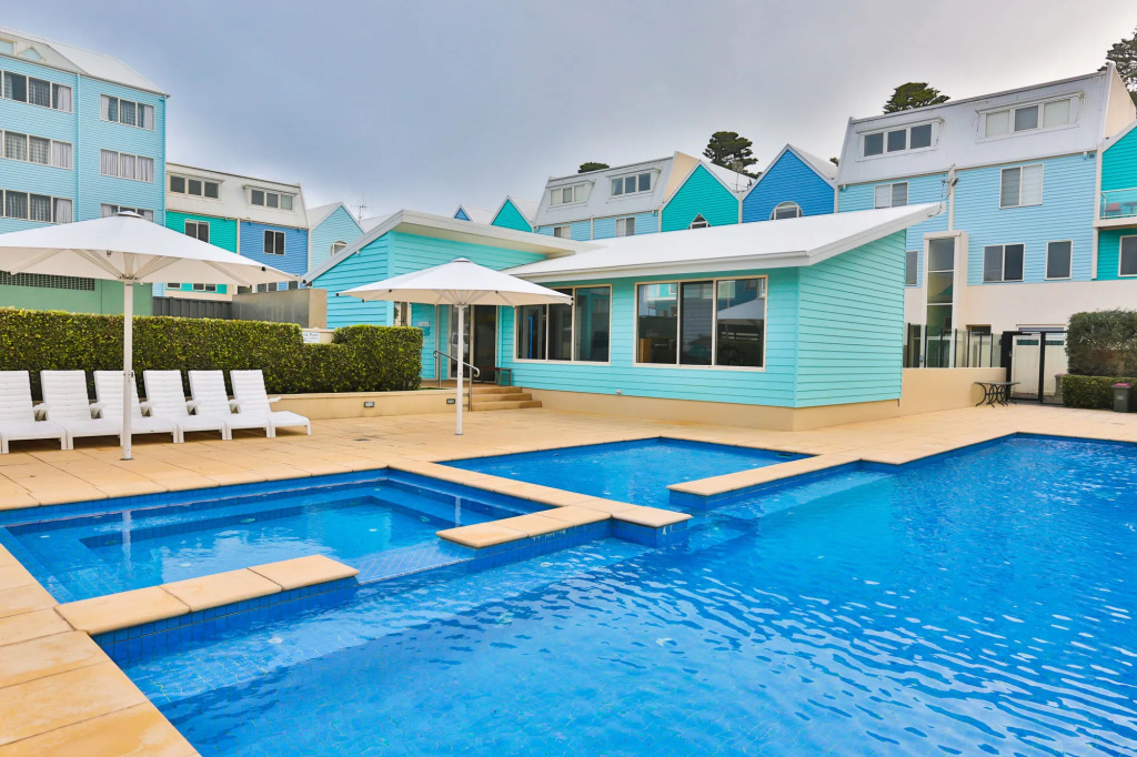 Lady Bay Resort