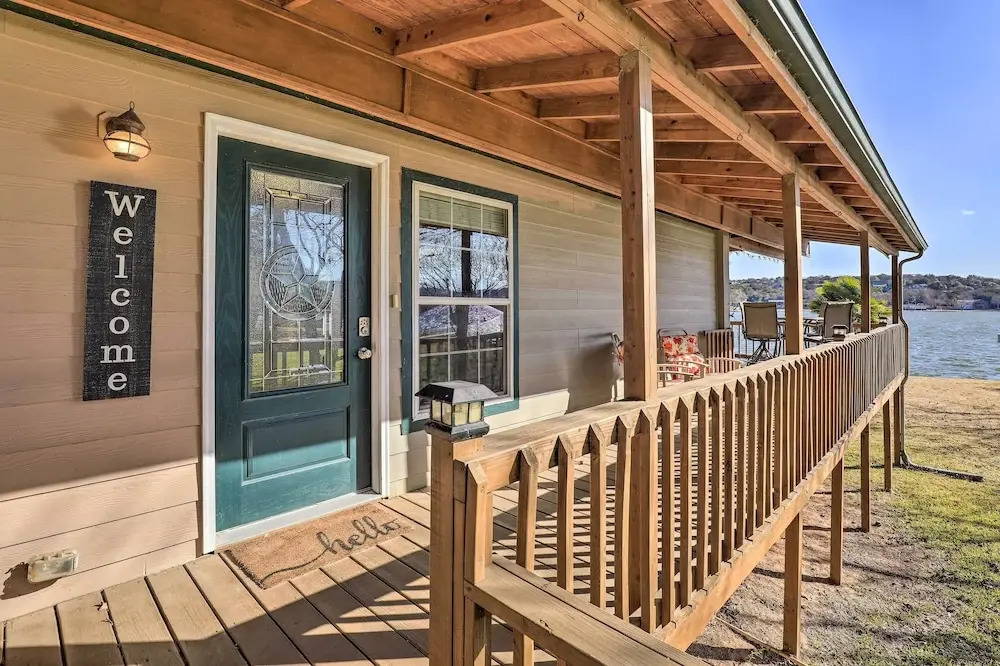 Lakefront Haven ~ 6 Mi to Historic Granbury Square