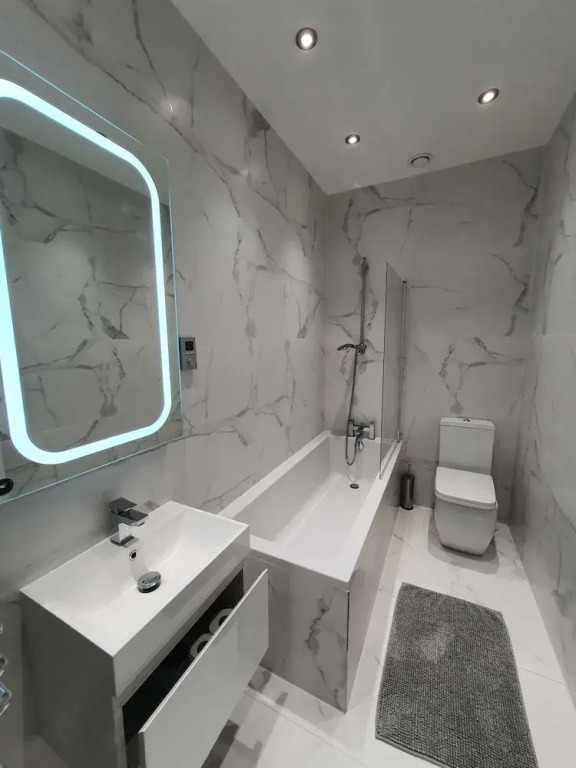 Modern Spacious Executive Apartment