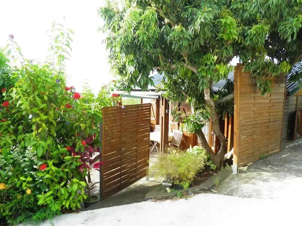 Studio in St Paul , with Wonderful Sea View, Enclosed Garden And Wifi - 8 Km From the Beach