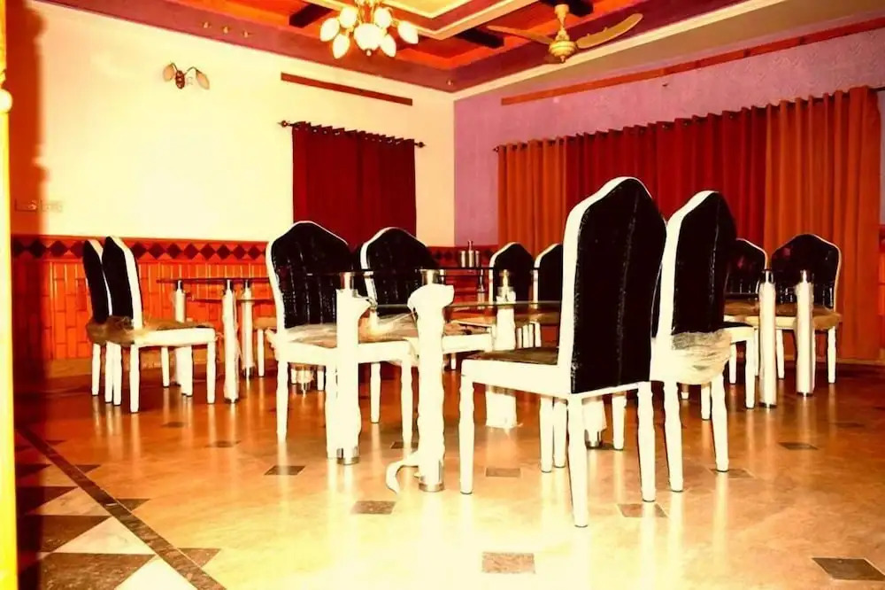 Royal Emirates Residence
