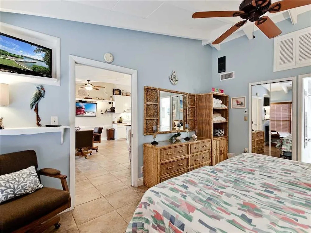 Beachaven 52 - One Bedroom Condo