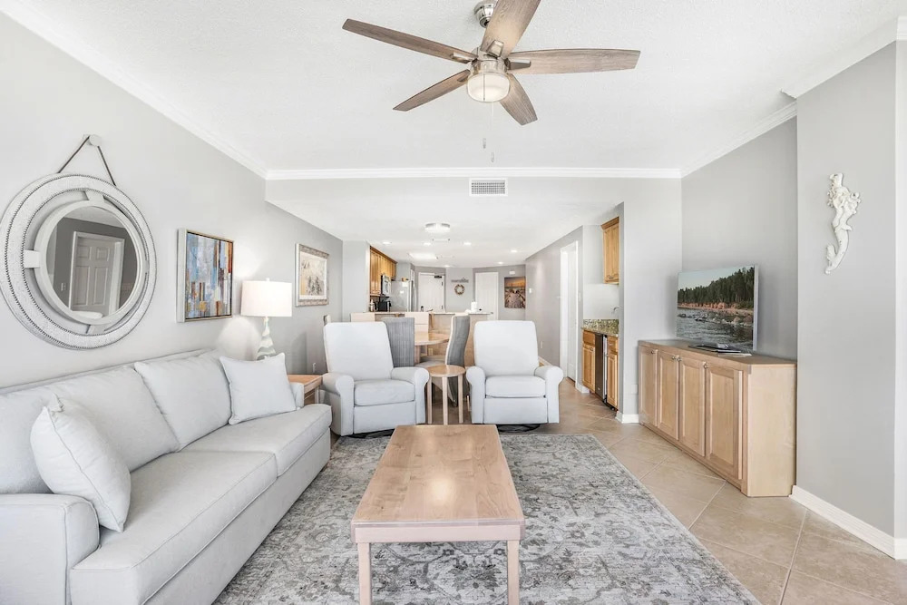 Four Seasons 502-e Fishing Pier Newly Remodeled 3 Bedrooms