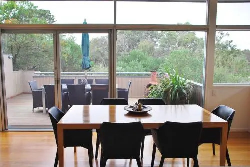 Stylish Holiday Home opposite Surf
