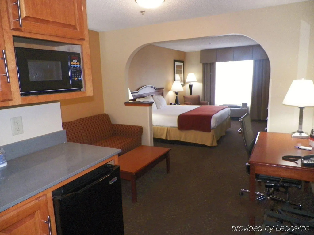 Holiday Inn Express Hotel & Suites Forest by IHG
