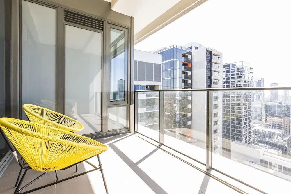 C3CBD Melbourne Apartment