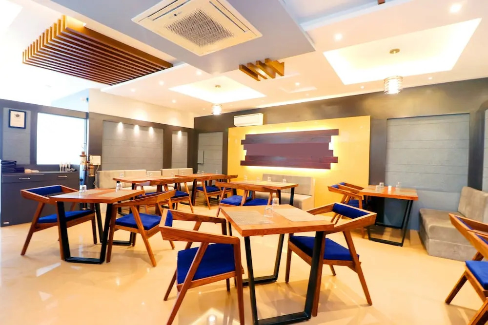 OYO 3131 Hotel BR Inn