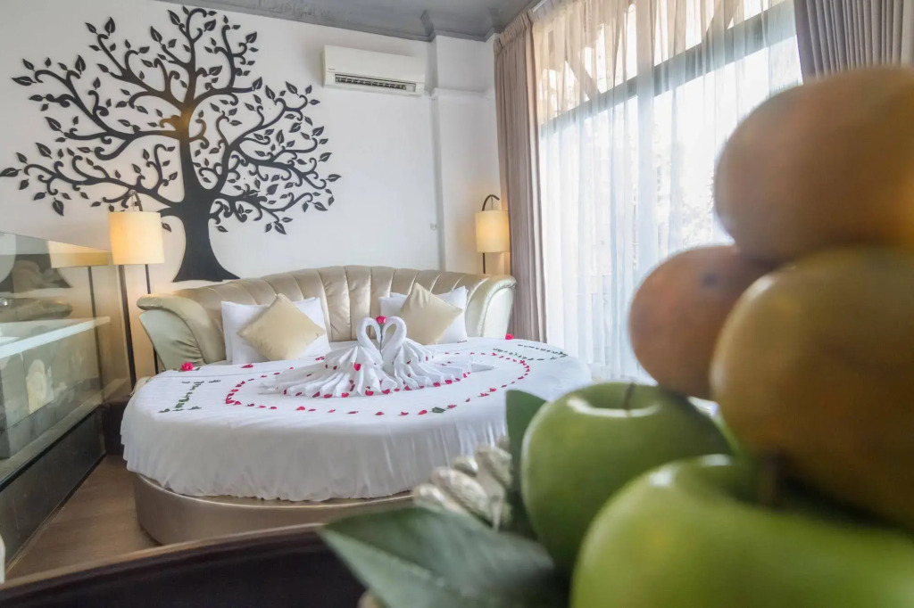 Adore Hotel