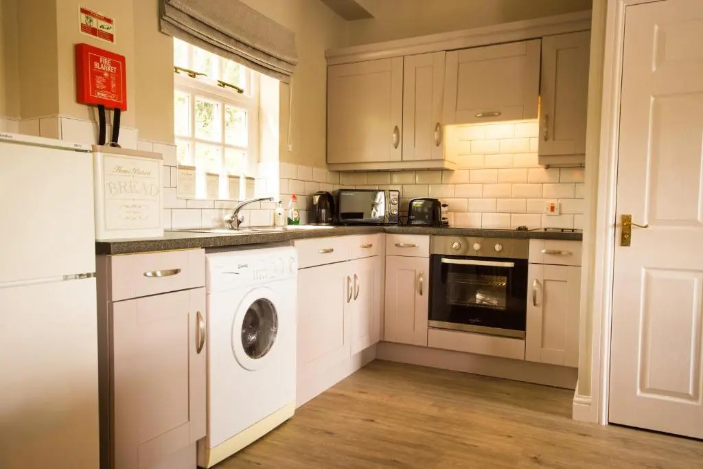 Tissington Cottage- Darwin Lake Holiday Village