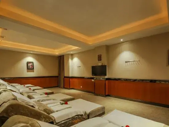 Jintan Square South Great Wall Hotel (Tongren Station Branch)