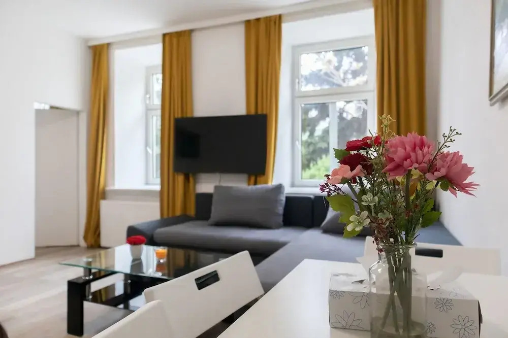 Sweet 2BR Apt Prime Vienna Spot