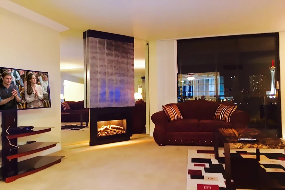 888 Convention Center 3 BEDROOM 2 BATH Condos