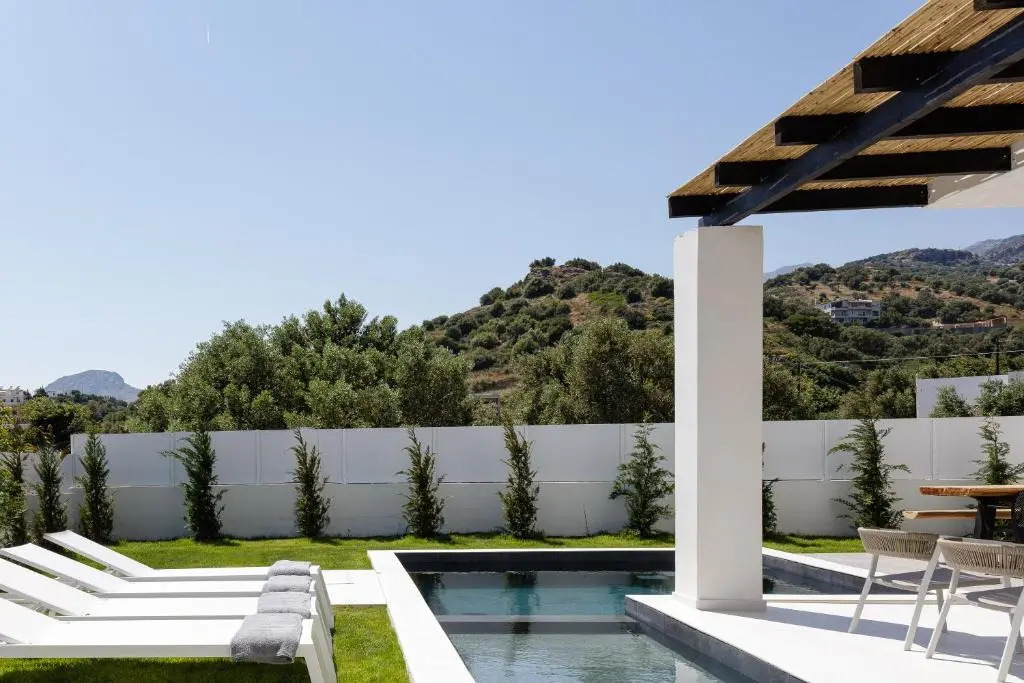 Family villa Casa Filo Rosso with Private Pool , 200m to the beach