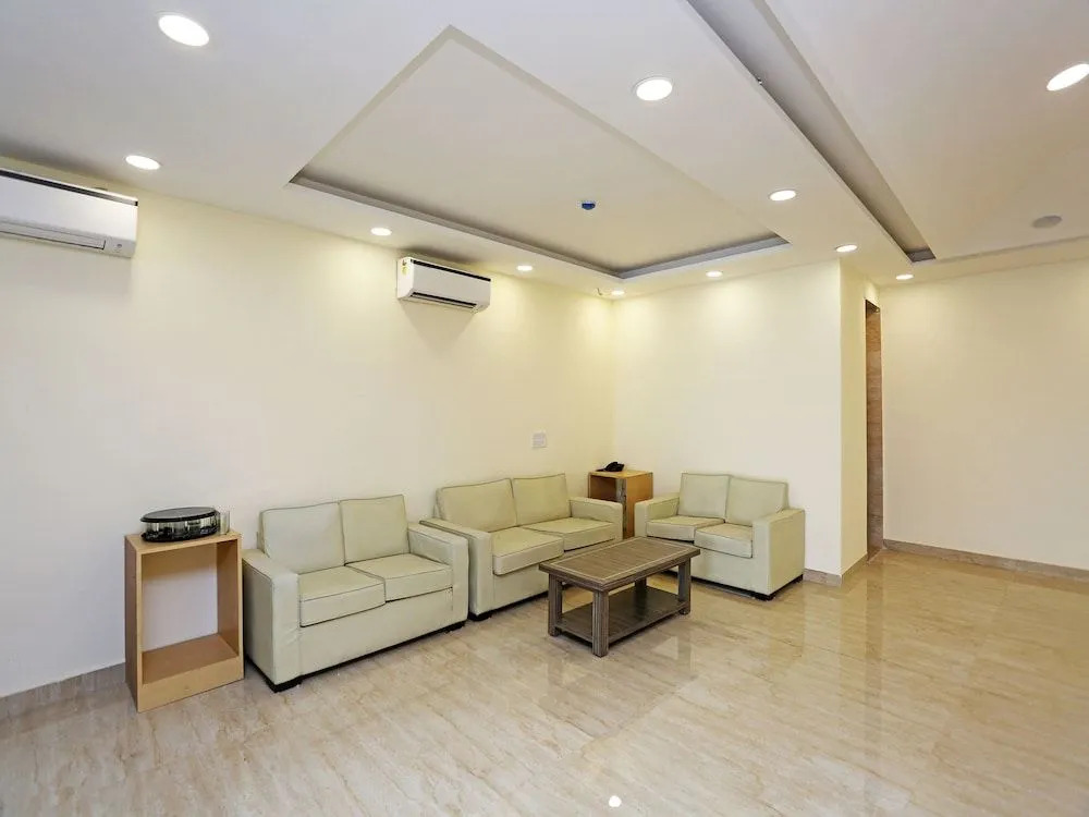 Capital O 12674 Hotel Grand Suites