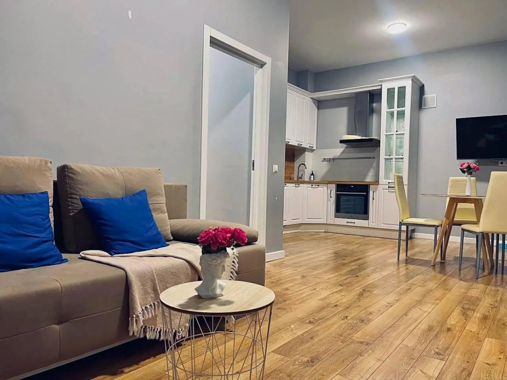 CrystalRentals (КристалРенталс) на улице Монтажников 61