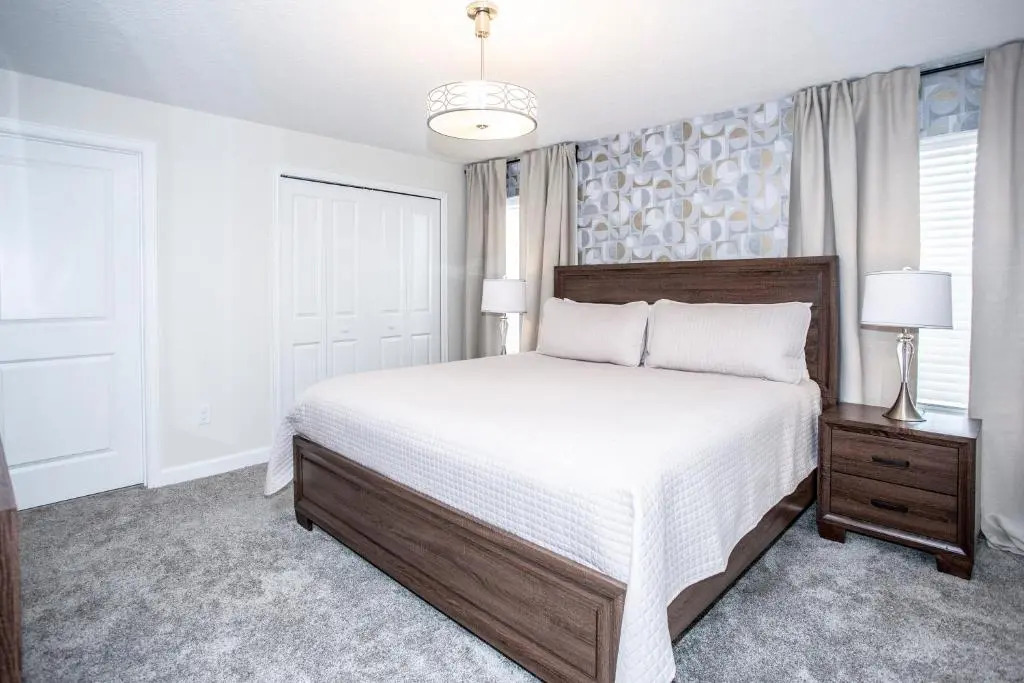 Splendid Four Bedroom Close To Disney w/ Pool 4987