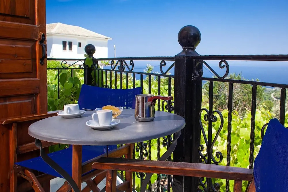 Paradeisos Double Room With Balcony 5