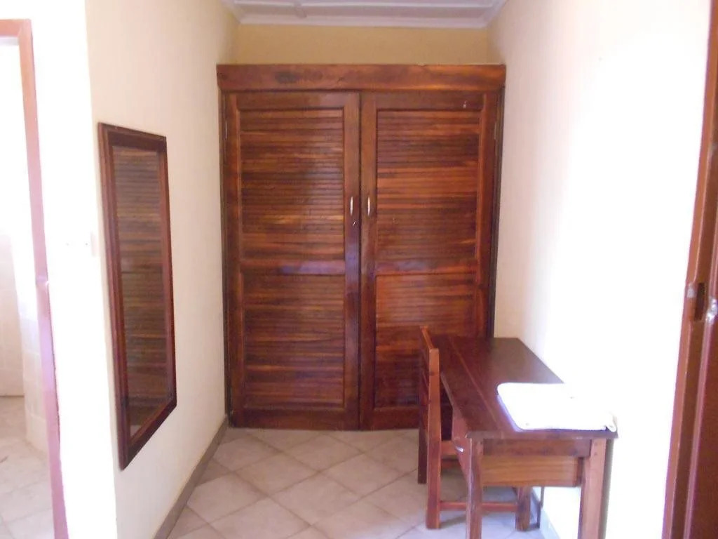 Naluzip Guest House