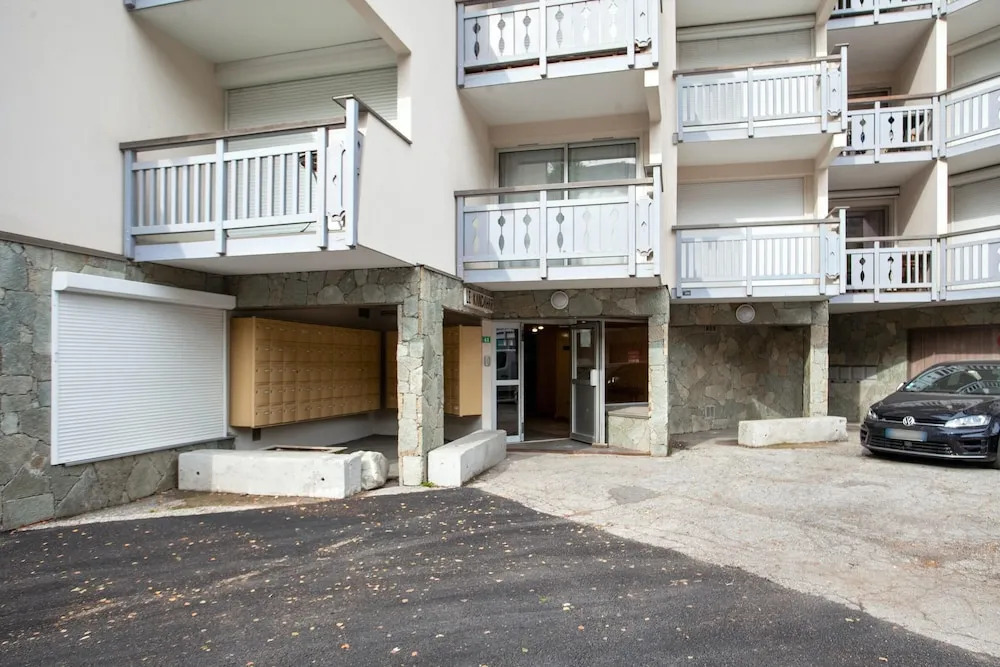 Studio in Les Deux Alpes , With Wonderful Mountain View and Balcony