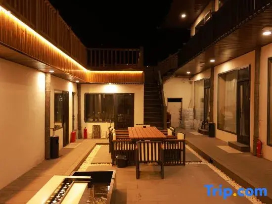 Wutai Mountain Painting Mountain Cloud House B&B