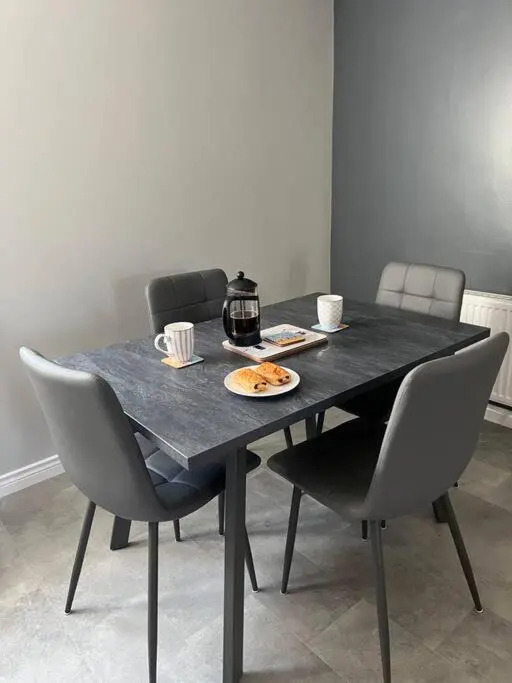 Recently refurbished 2 storey 2 bedroom apartment