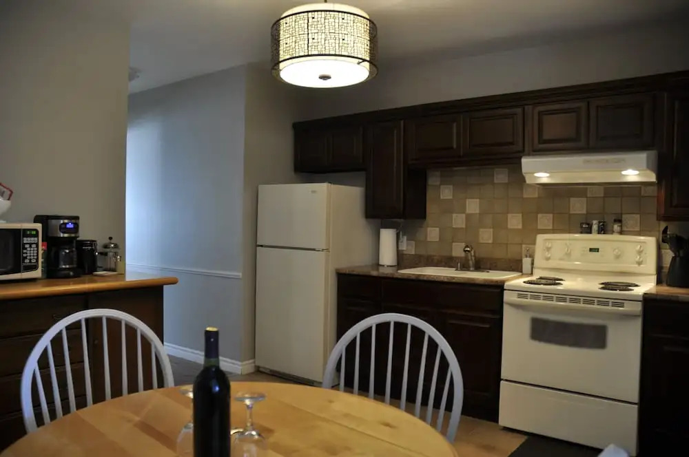 Moncton Suites - 267 Universite Ave