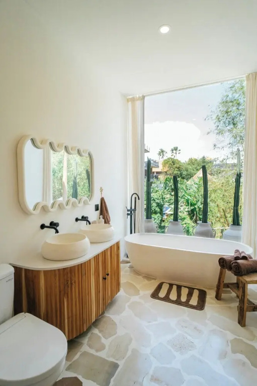 Boho Retreat 3BR Enclosed Lounge 5min Beach