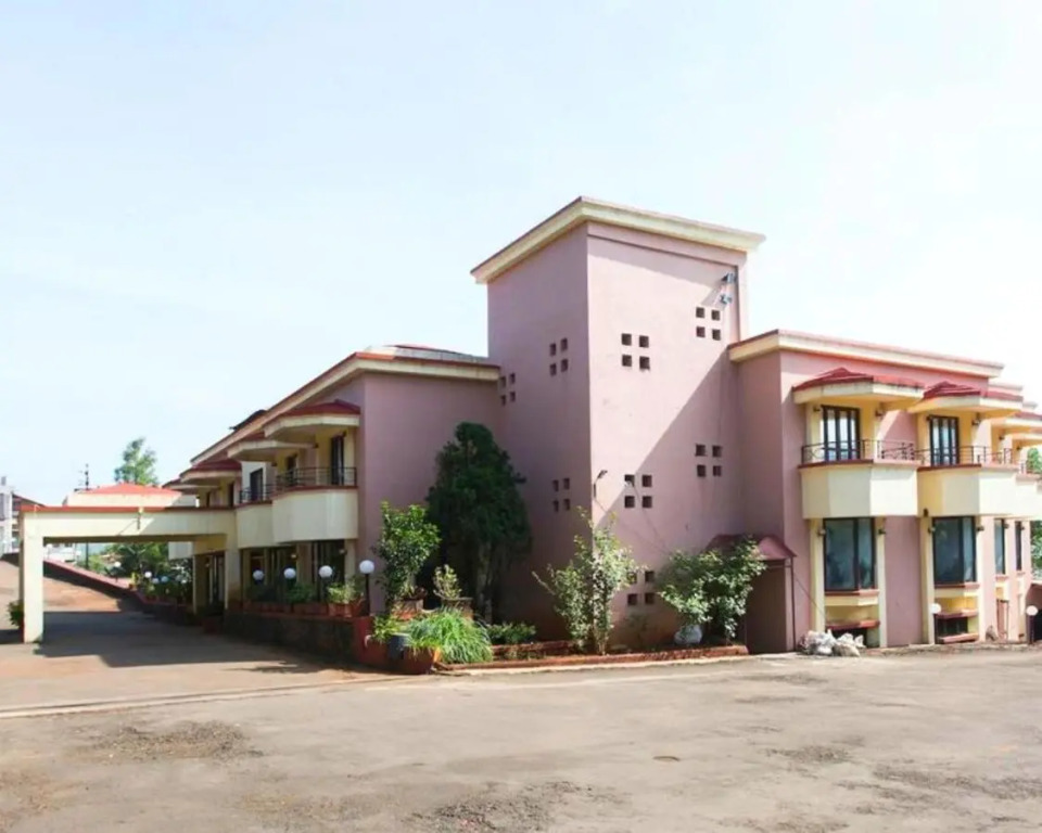 The Dhanhills - A Valley View Hotel In Panchgani