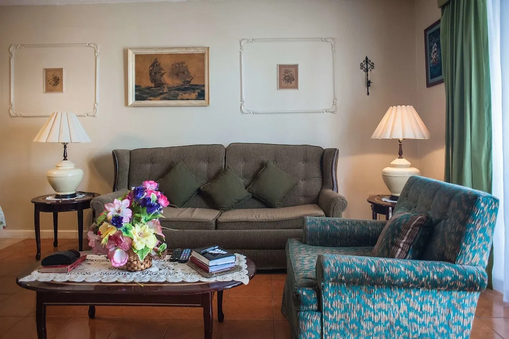 Ocean View Suit-Montego Bay Club Resort