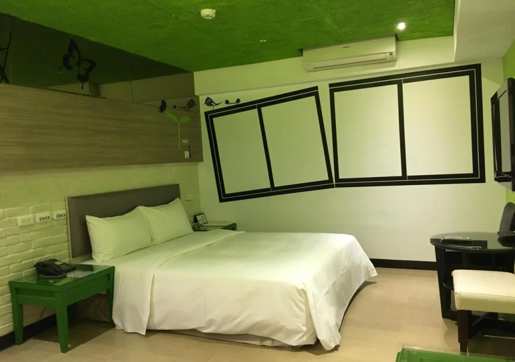 R8 Eco Hotel