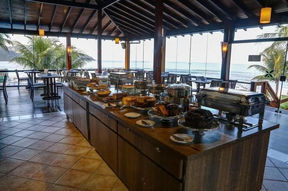 Coconuts Maresias Hotel