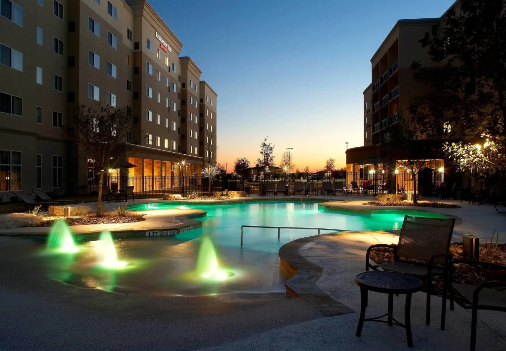 Courtyard by Marriott San Antonio Six Flags at The RIM